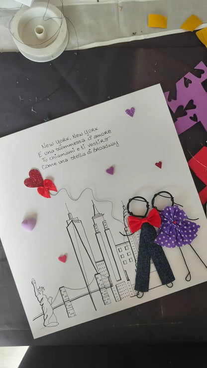 Quadretto coppia fatto a mano, dettaglio dei due personaggi personalizzati